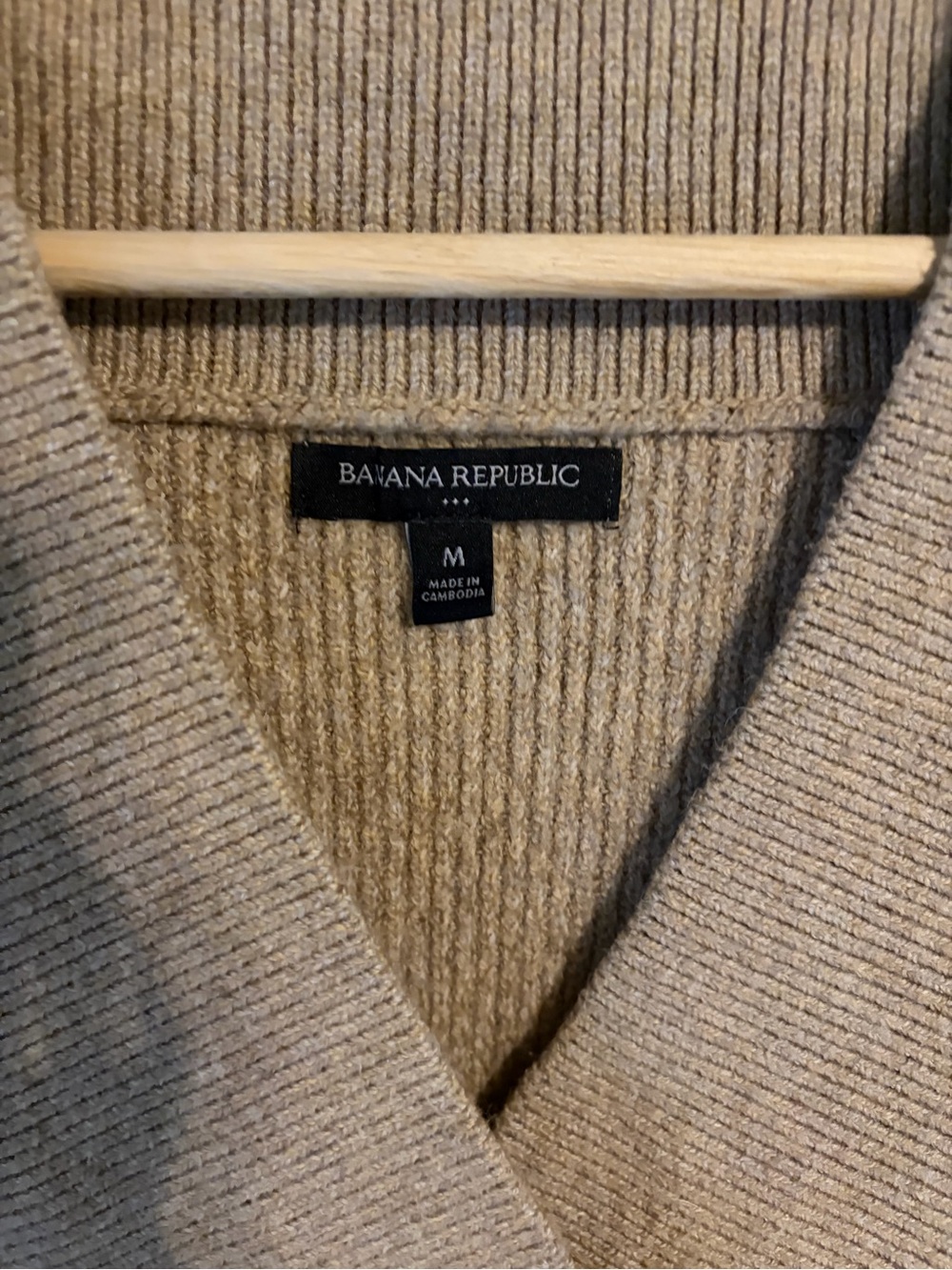 Banana Republic Overlap Ribbed V-Neck Sweater Camel Tan Medium - Picture 2 of 5
